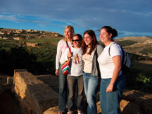 Jessie and Danielle make 2 new friends from all the way from the other side of the world - Australia